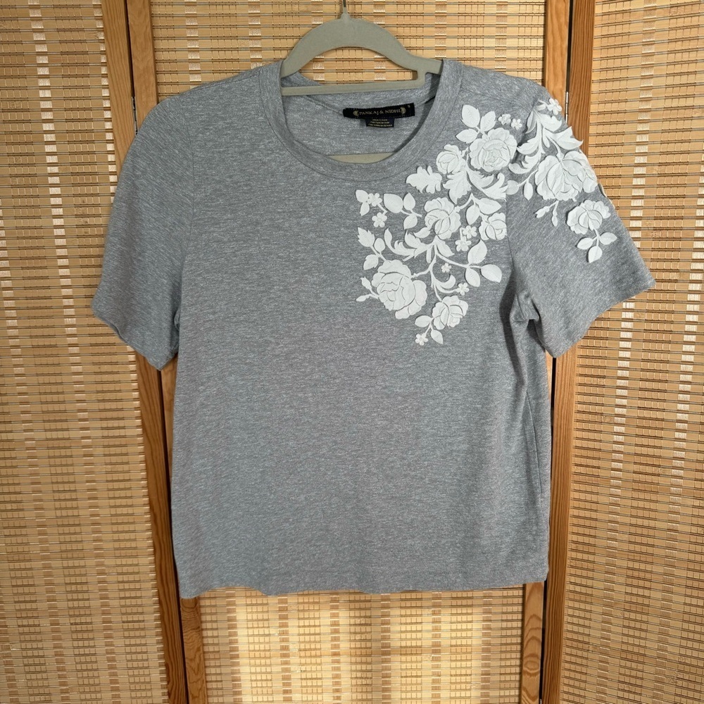 Anthropologie Pankaj & Nidhi Blanche Top Grey Floral Appliqué, size Smalll - Picture 9 of 9